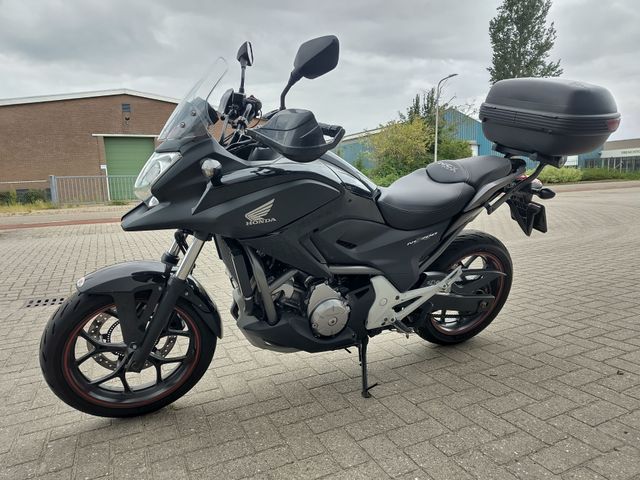 honda - nc-700-x-dct