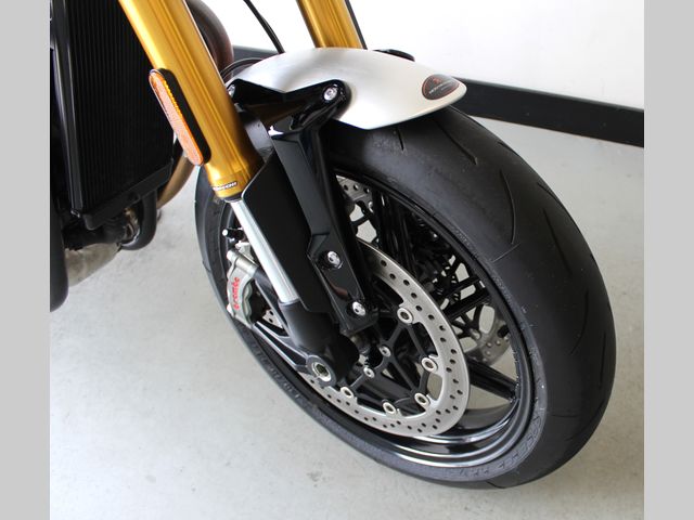 triumph - speed-twin-1200-rs