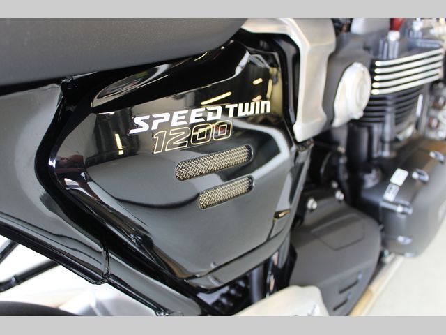 triumph - speed-twin-1200-rs
