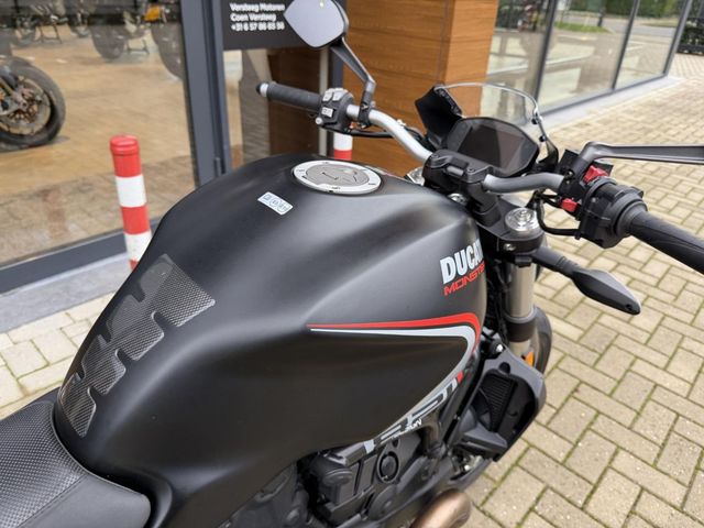 ducati - monster-821-stealth