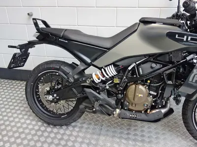 HUSQVARNA SVARTPILEN 401 – foto 4