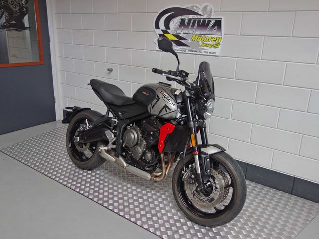triumph - trident-660