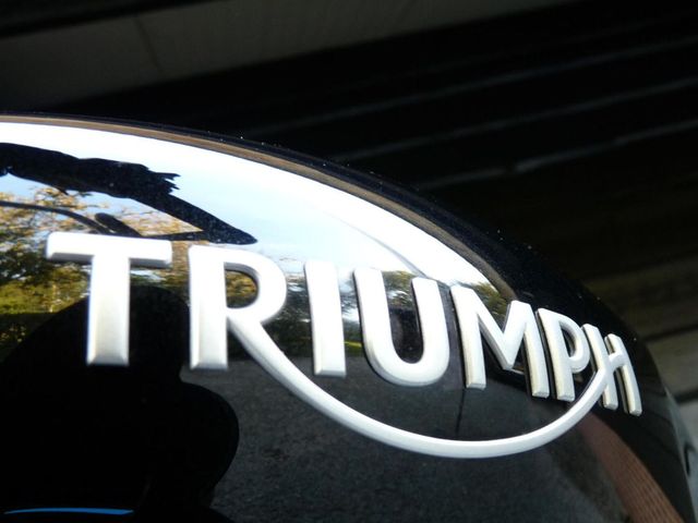 triumph - rocket-iii-r