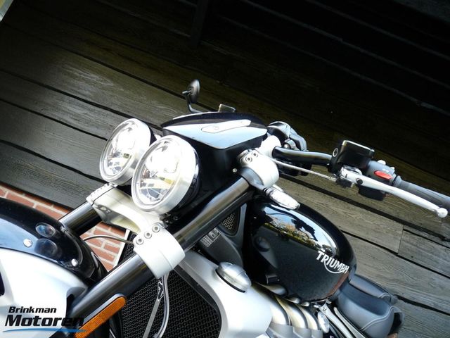 triumph - rocket-iii-r