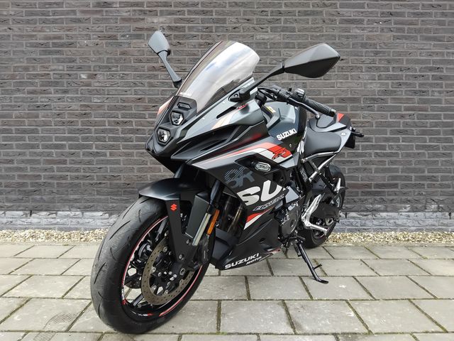 suzuki - gsx-8r