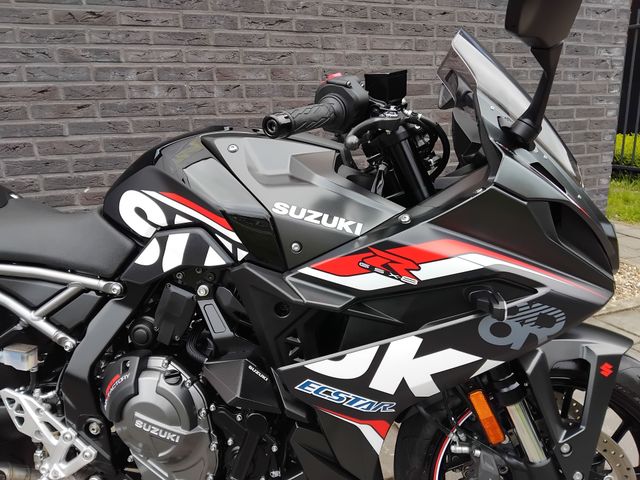 suzuki - gsx-8r