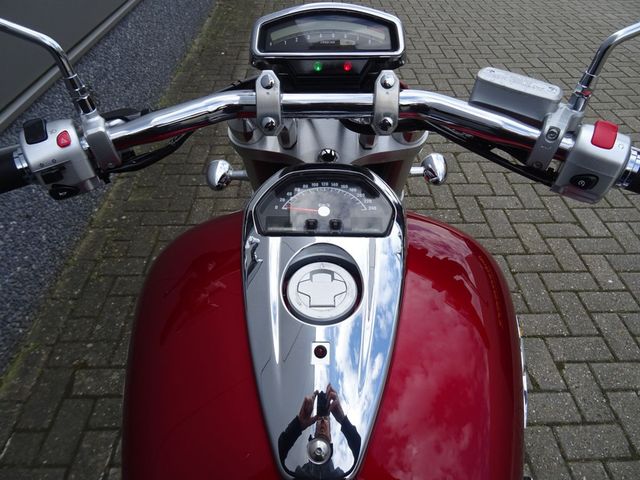 suzuki - m-1800-r-intruder