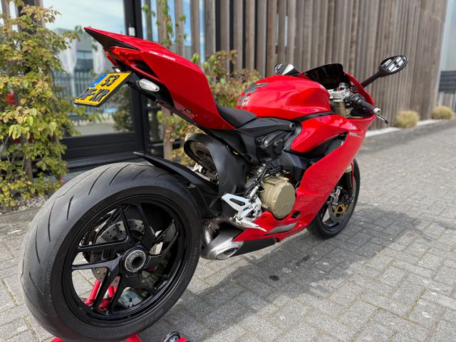 ducati - 1199-panigale