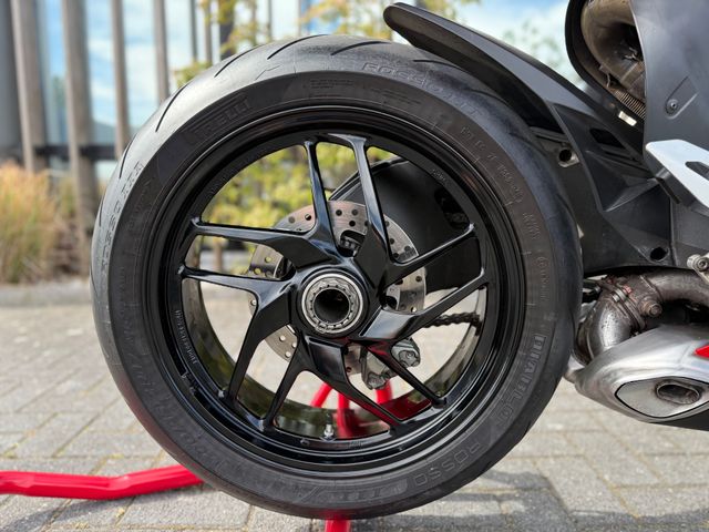 ducati - 1199-panigale