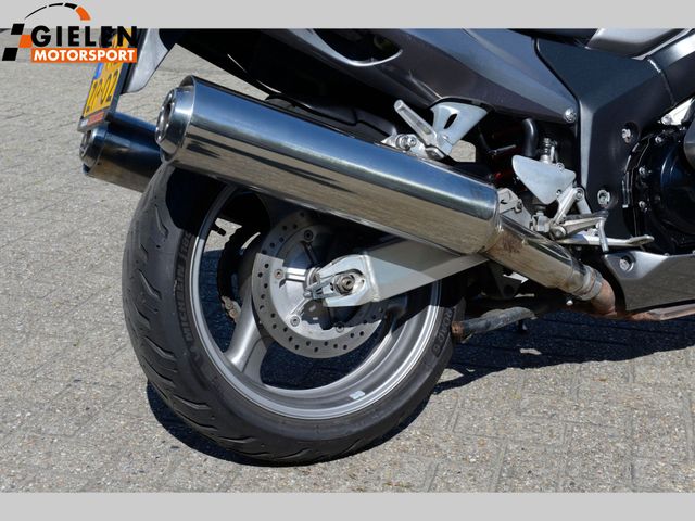 honda - cbr-1100--xx-super-blackbird