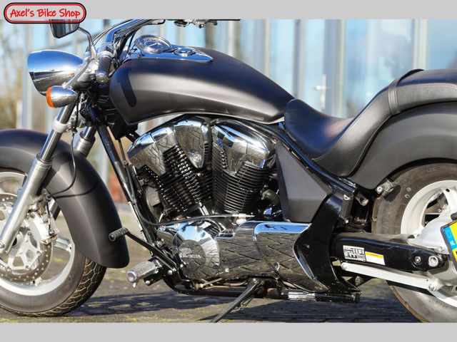 honda - vt-1300-cx