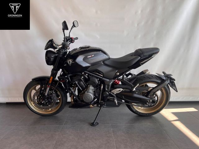 triumph - trident-800