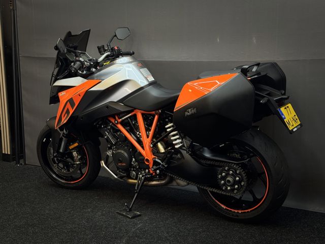 ktm - 1290-super-duke-gt
