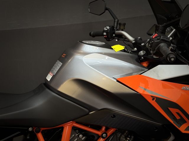 ktm - 1290-super-duke-gt