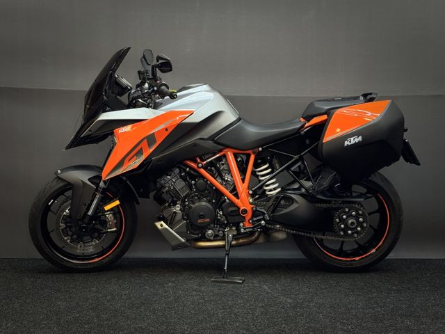 ktm - 1290-super-duke-gt