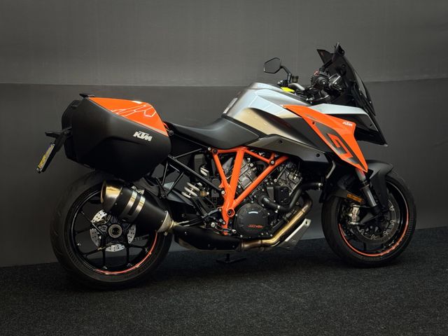 ktm - 1290-super-duke-gt