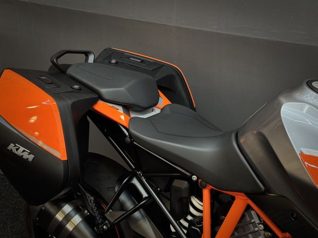 ktm - 1290-super-duke-gt