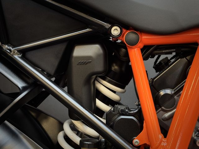 ktm - 1290-super-duke-gt
