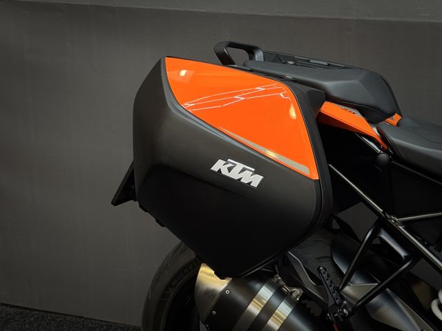 ktm - 1290-super-duke-gt