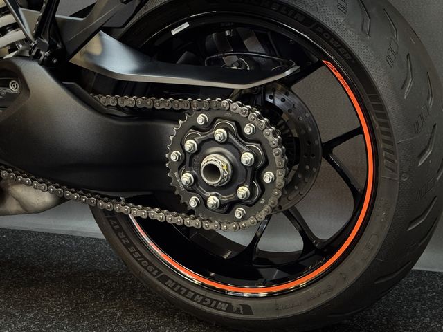 ktm - 1290-super-duke-gt