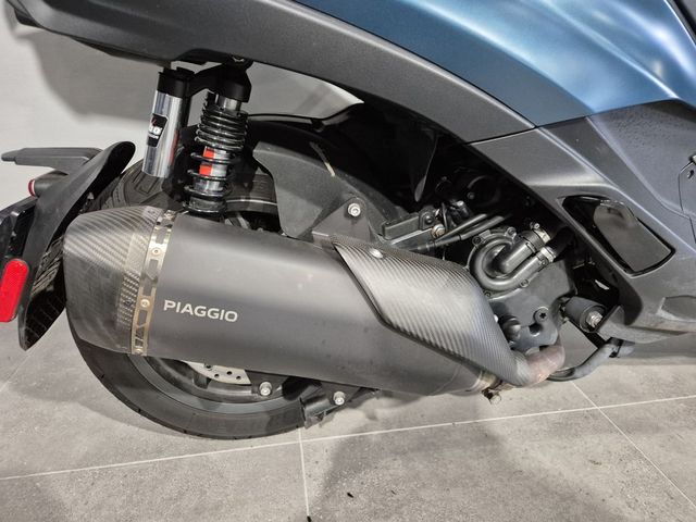piaggio - mp3-530-hpe-advance-exlusive