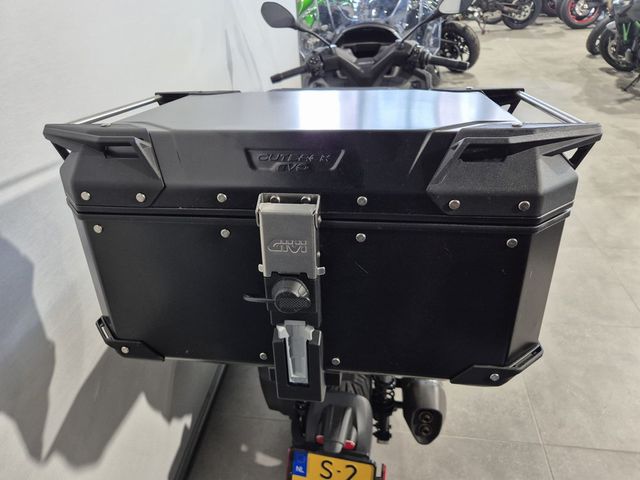 piaggio - mp3-530-hpe-advance-exlusive
