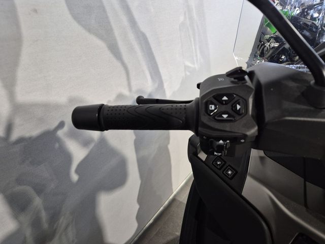 piaggio - mp3-530-hpe-advance-exlusive