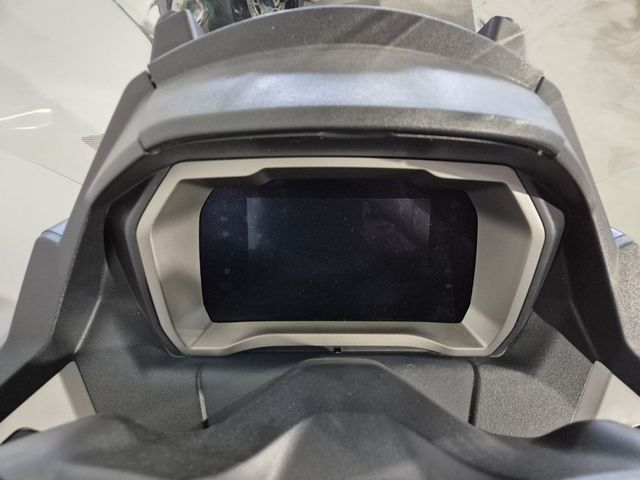 piaggio - mp3-530-hpe-advance-exlusive