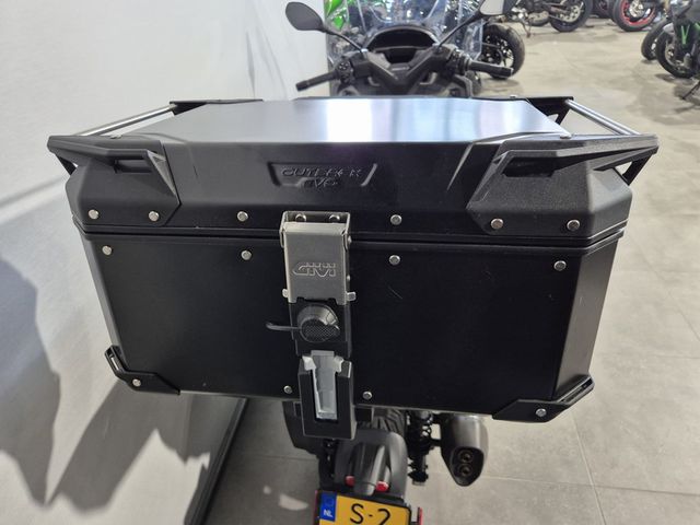 piaggio - mp3-530-hpe-advance-exlusive