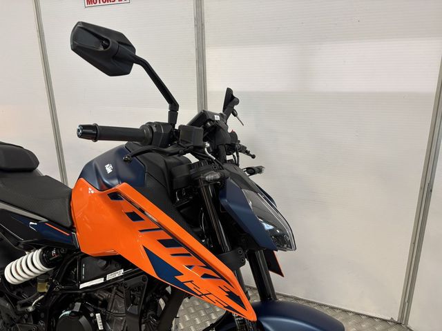 ktm - 125-duke