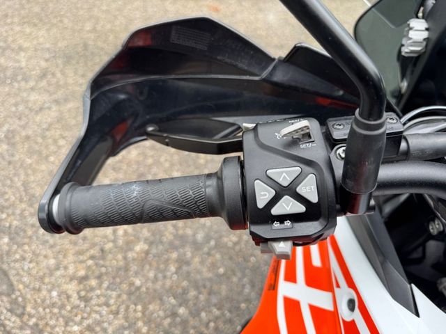 ktm - 1290-super-adventure-s