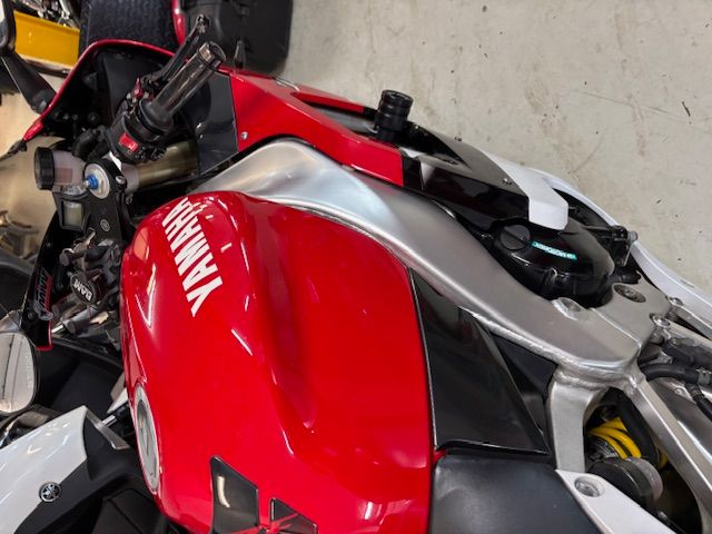 yamaha - yzf-r1