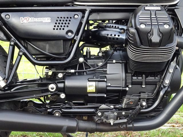 moto-guzzi - v-9-bobber