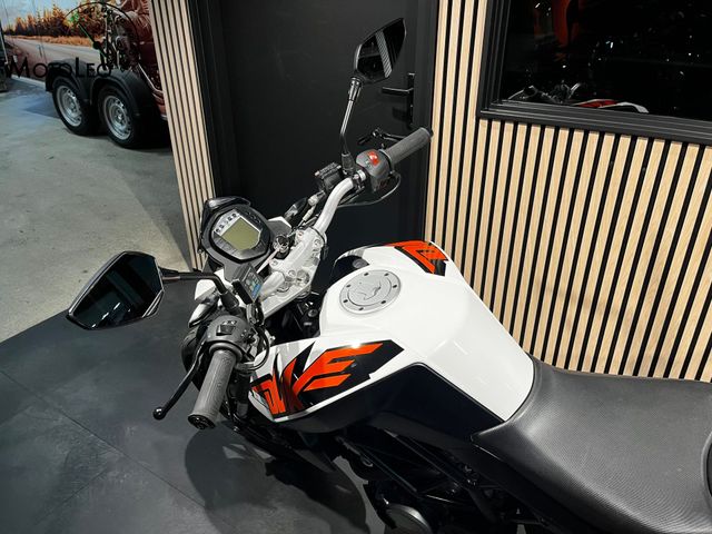 ktm - 125-duke