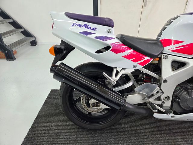 honda - cbr-900-rr-fireblade