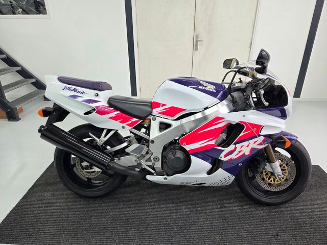 honda - cbr-900-rr-fireblade