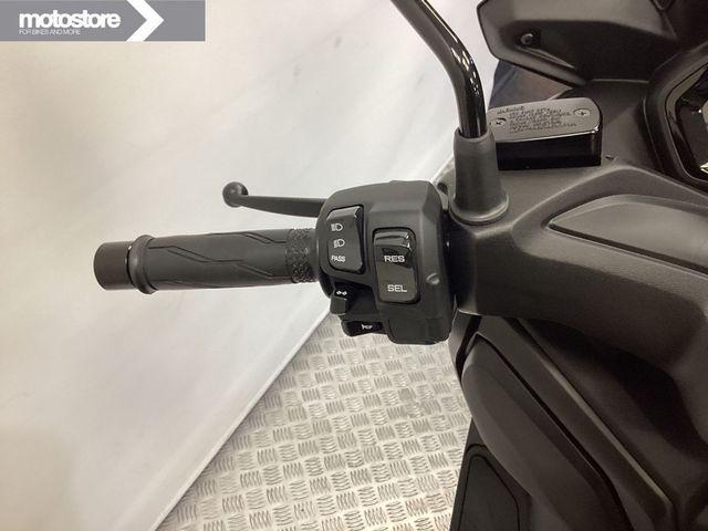 yamaha - x-max-300-abs