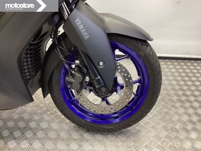 YAMAHA X MAX 300 ABS – foto 4