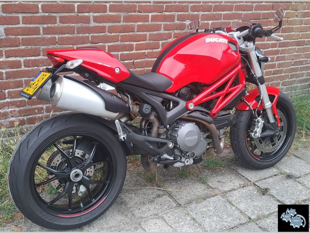 ducati - 796-monster