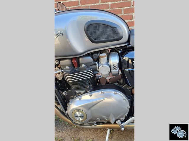 triumph - thruxton-1200-r