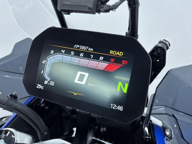 bmw - r-1300-gs-adventure