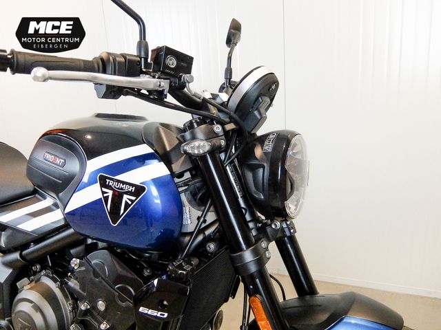 triumph - trident-660