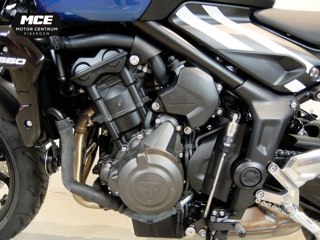 triumph - trident-660