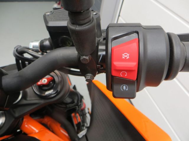 ktm - 390-duke-abs