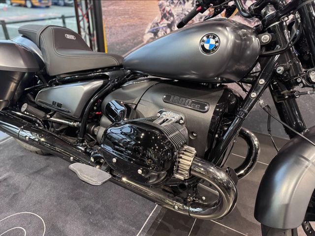 bmw - r-18-rocktane