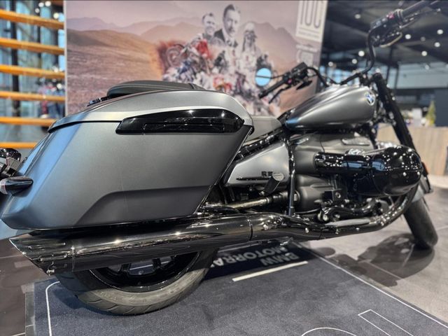 bmw - r-18-rocktane