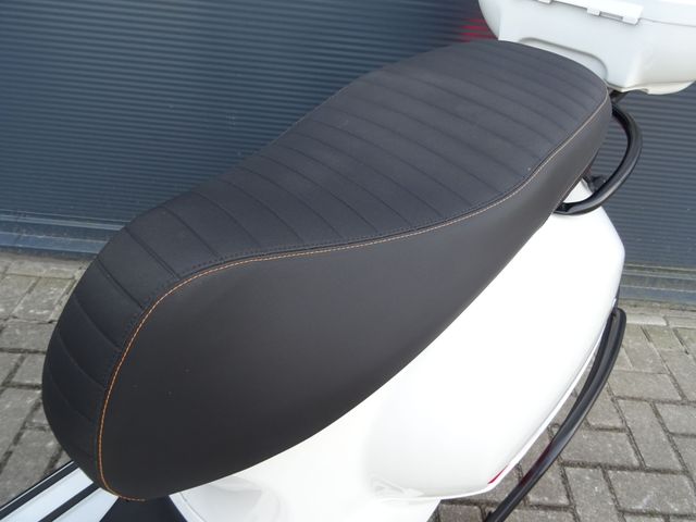 vespa - gts-300-super-sport