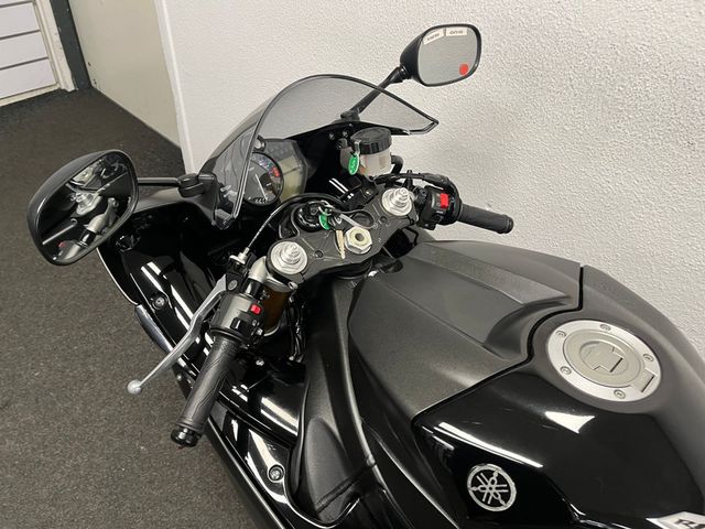 yamaha - yzf-r1