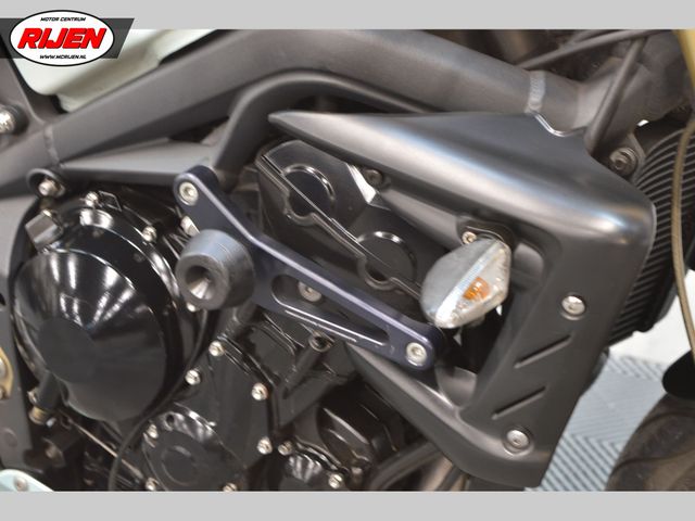 triumph - street-triple-675