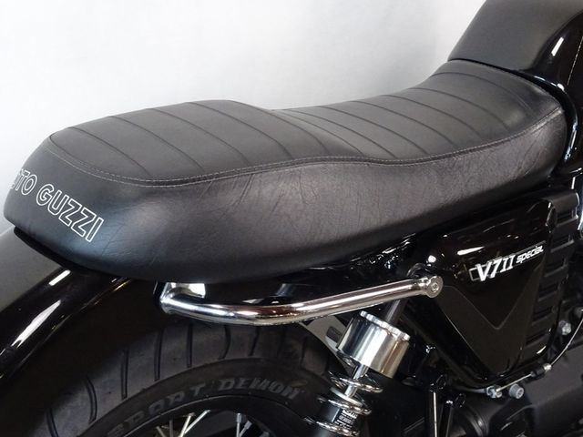 moto-guzzi - v-7-ii-special